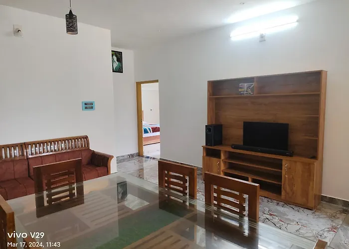 Munnar Pavithra Riverview Homestay
