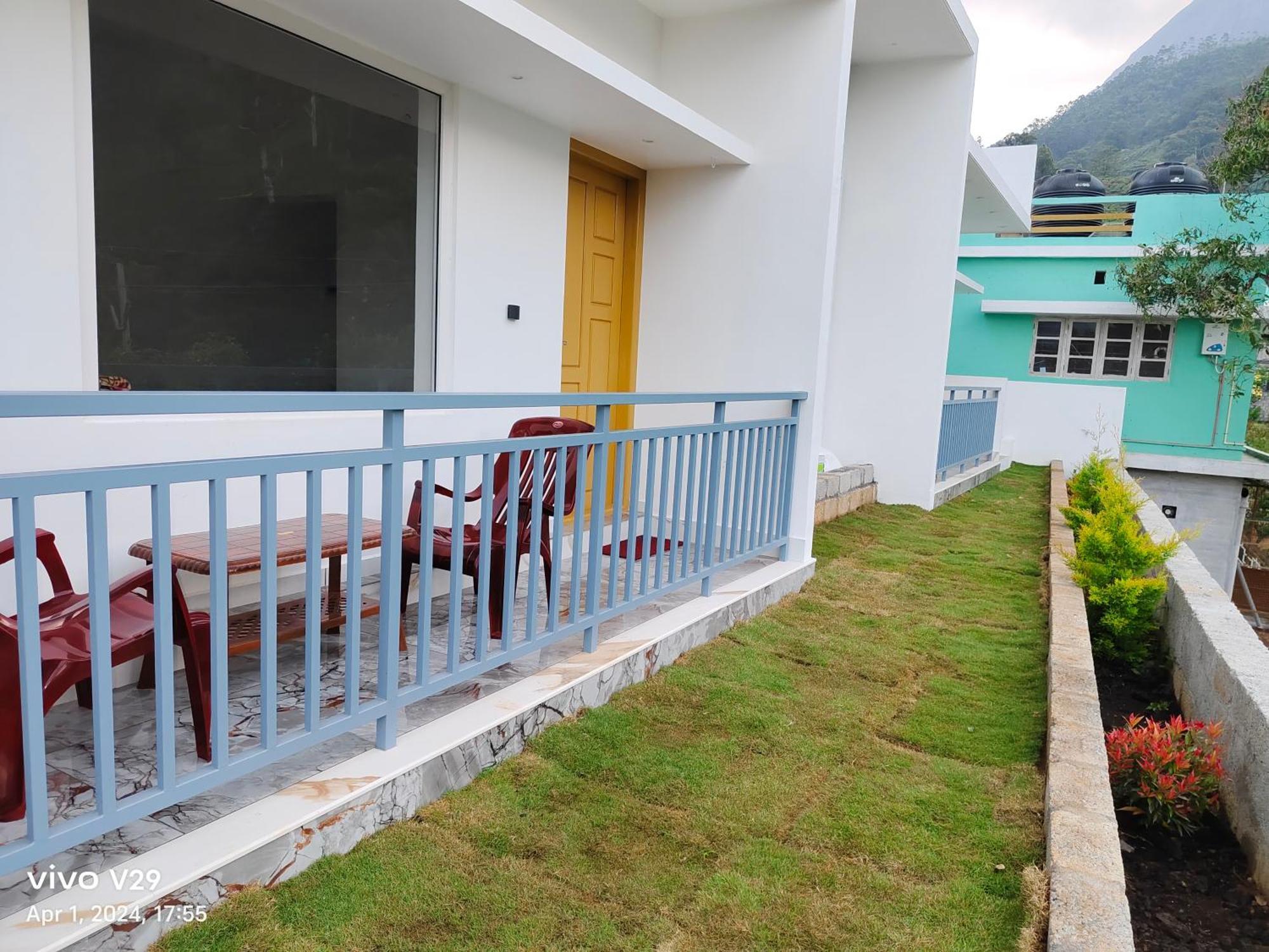 Pavithra Riverview Homestay *