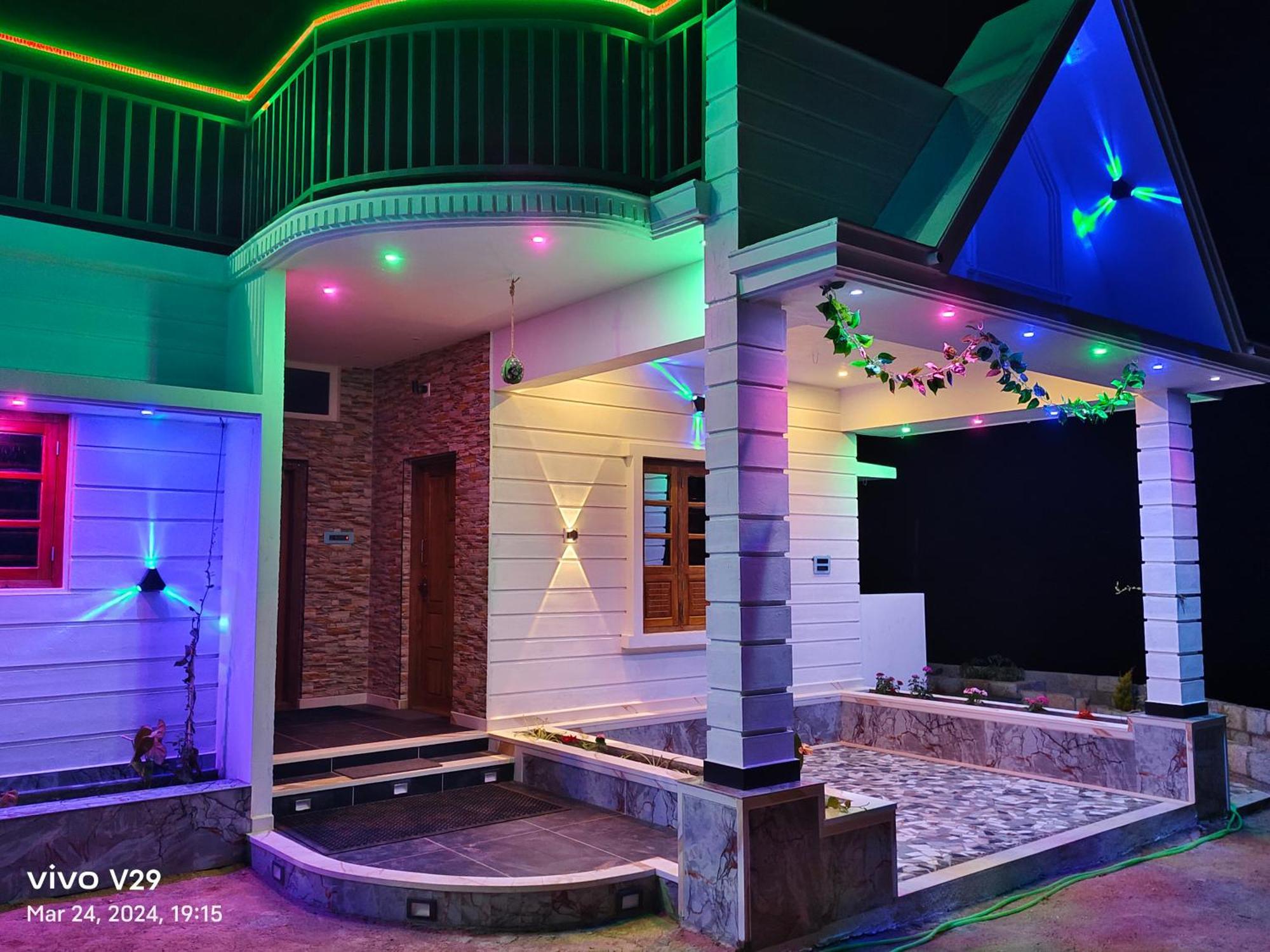 Pavithra Riverview Homestay