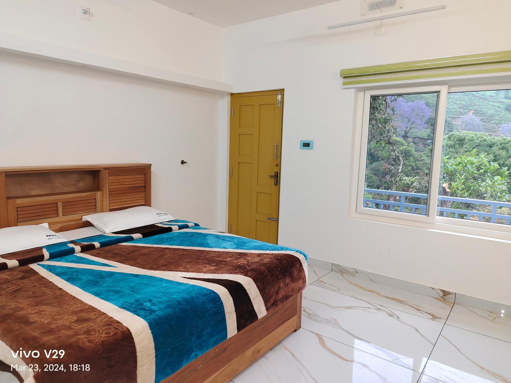 Pavithra Riverview Homestay *