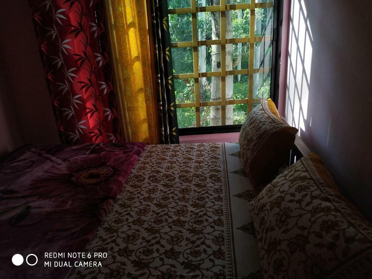 Pavithra Riverview Homestay *